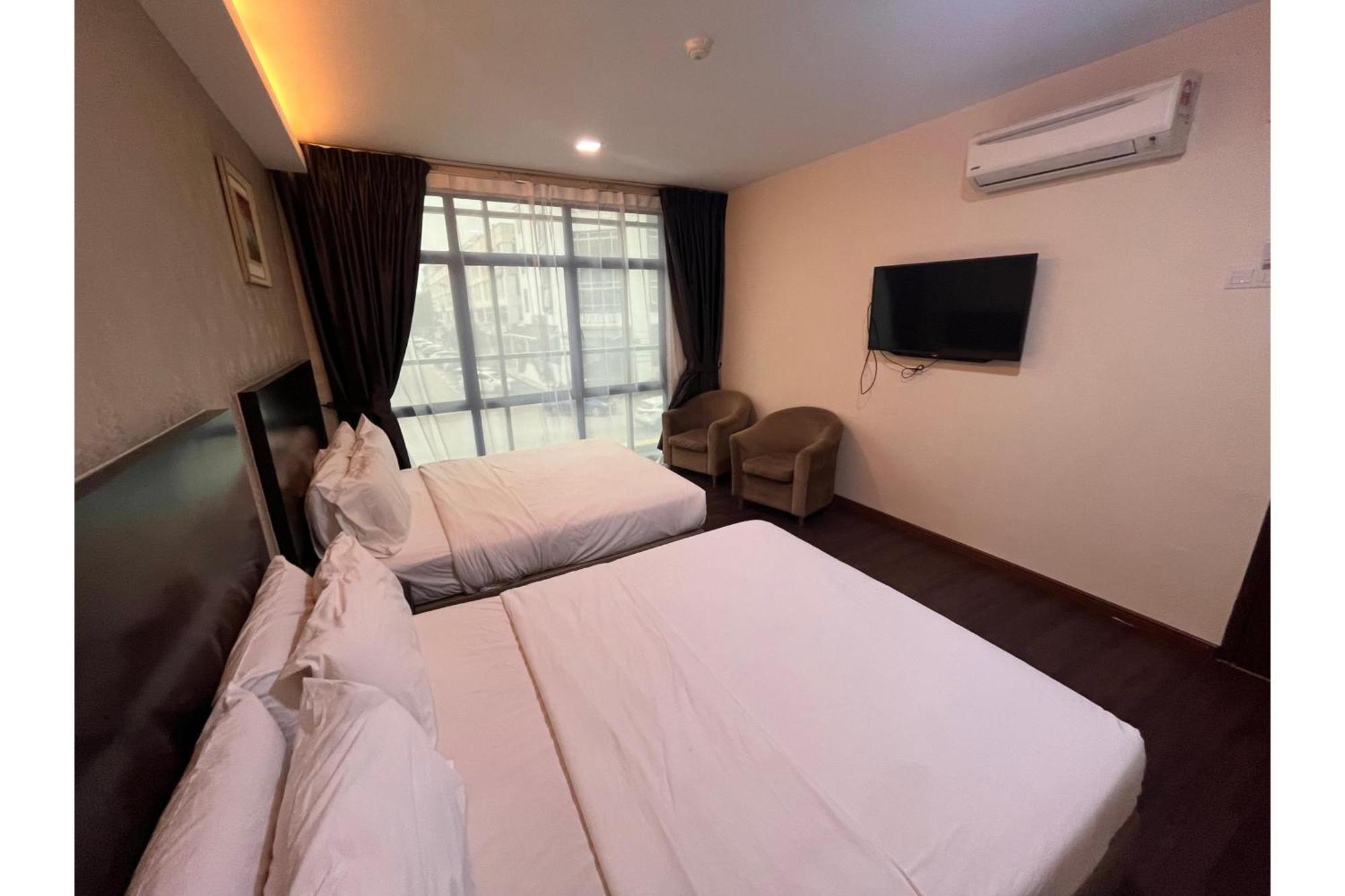 Capital O 91074 Grand World Hotel Johor Bahru Exterior photo