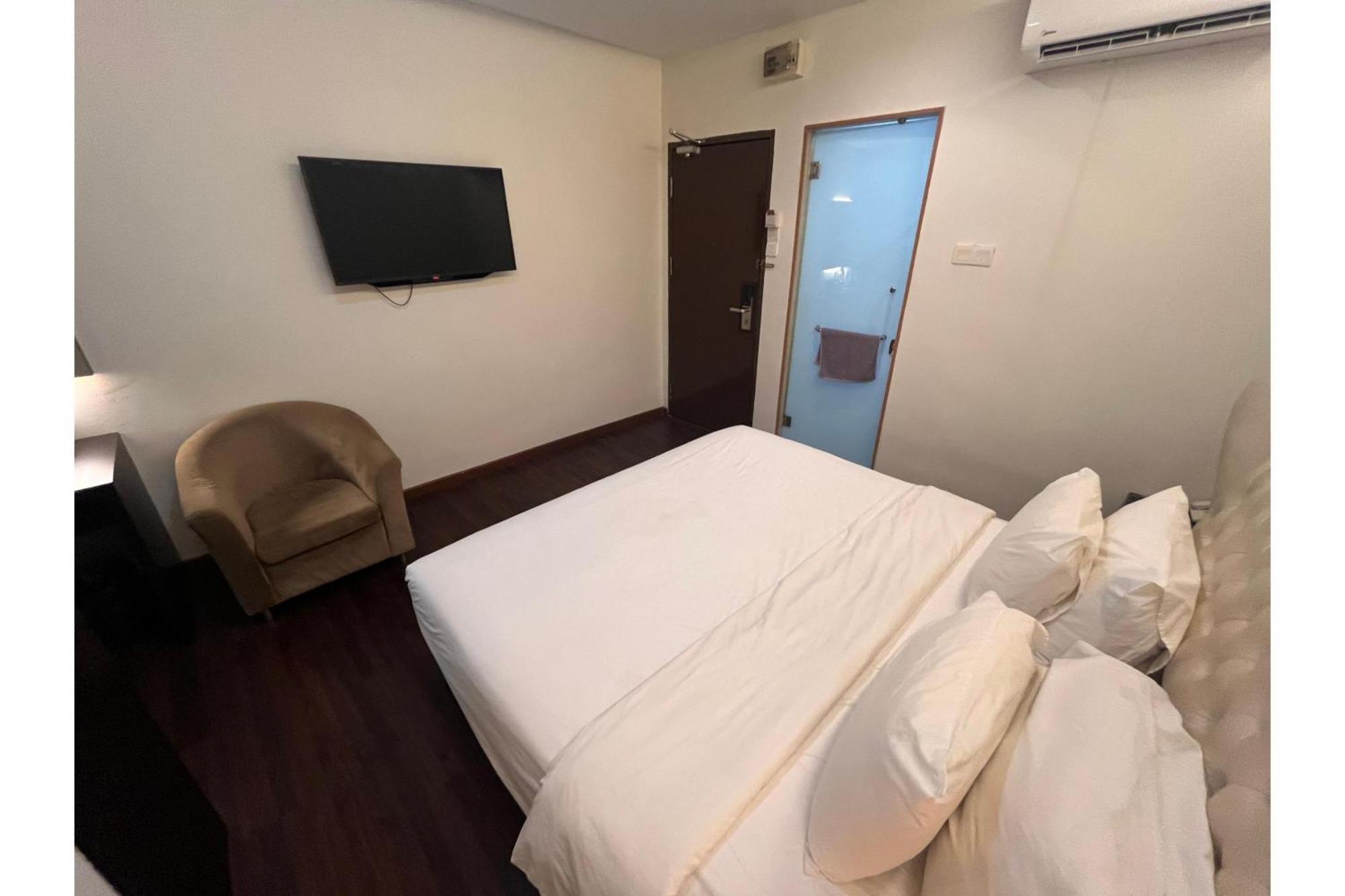 Capital O 91074 Grand World Hotel Johor Bahru Exterior photo